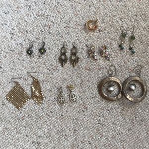 Lot of statement earings